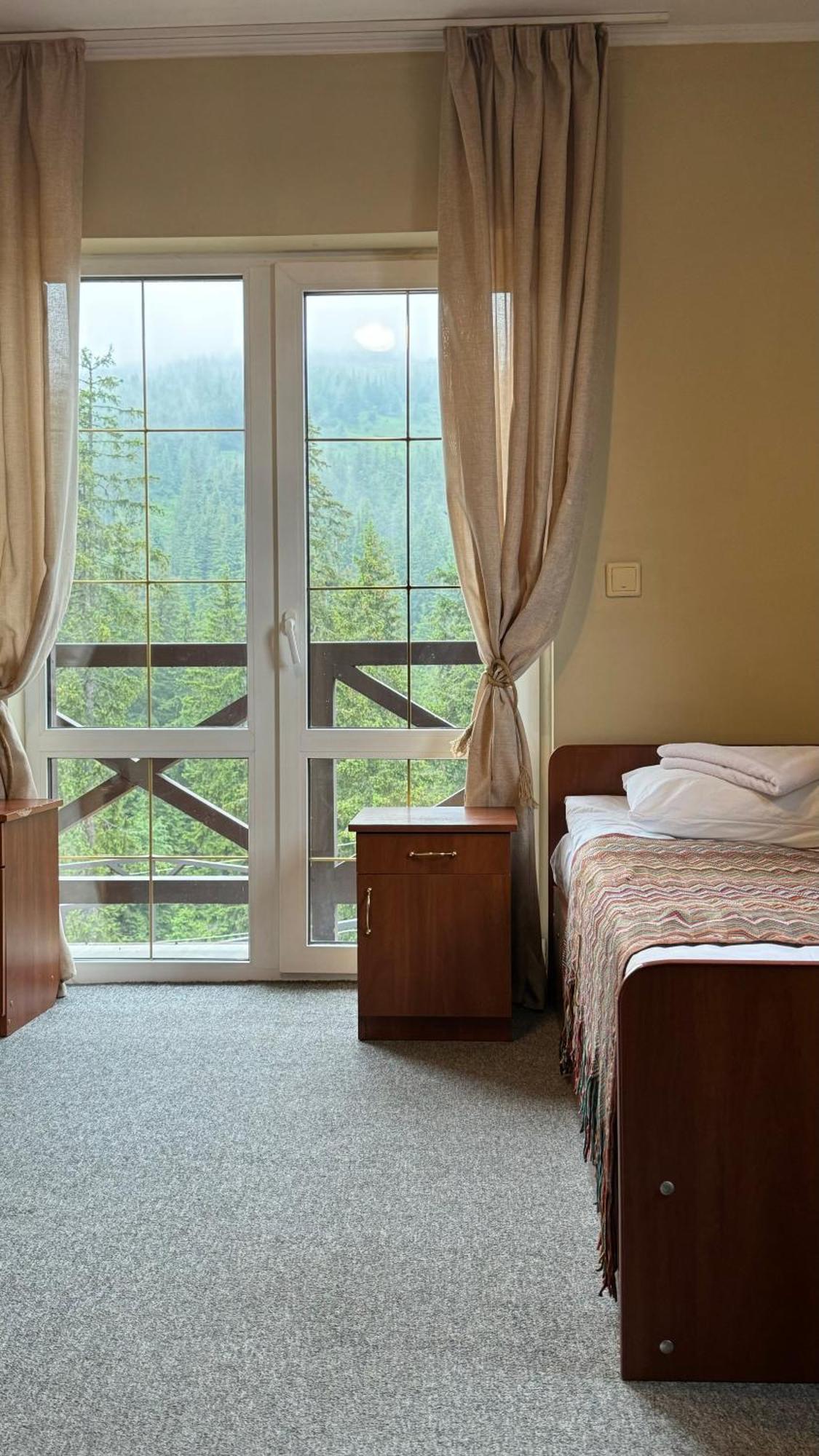 Hotel Crocus Dragobrat Zewnętrze zdjęcie